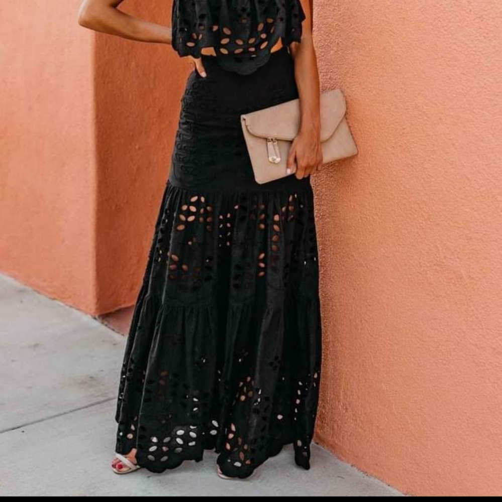 SOLD🎉BRAND NEW never worn Vici cotton eyelet skirt Medium